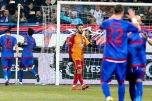 Galatasaray'a Karab&uuml;kspor darbesi