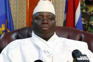 Jammeh &uuml;lkesini terk etti