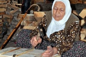 Bursa'da 105 torun sahibi sandık&ccedil;ı nine hayatını kaybetti