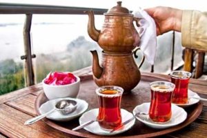 Arap turistler 'T&uuml;rk &ccedil;ayı'na b&uuml;y&uuml;k ilgi g&ouml;steriyor
