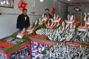 Balık fiyatlarının y&uuml;kselmesi satışları olumsuz etkiledi