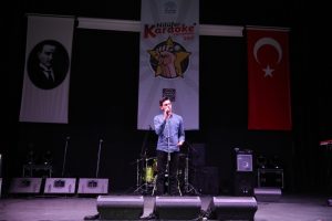 Bursa Nil&uuml;fer Karaoke Yarışması'nda &ouml;d&uuml;ller sahiplerini buldu