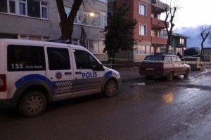 İstanbul'da bir kişi aracında kendini vurarak intihar etti!