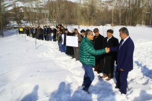 "T&uuml;rkiye, kulak ver bu sese, sakın &ouml;pme"