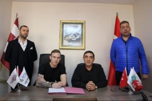 Bandırmaspor Droppa'yla 1,5 yıllığına anlaştı