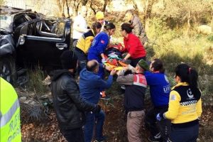 Otomobil şarampole u&ccedil;tu: 6 yaralı