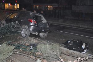 Bursa'da parampar&ccedil;a olan ara&ccedil;tan sağ &ccedil;ıktılar