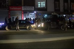 İstanbul'da "yan bakma" kavgasında kan aktı: 2 &ouml;l&uuml;