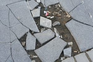 Bursa'da kent meydanından utandıran g&ouml;r&uuml;nt&uuml;ler