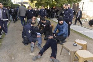 Adana Adliyesi yanında &ccedil;atışma