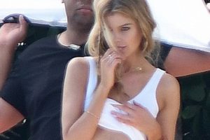 Stella Maxwell b&uuml;y&uuml;ledi