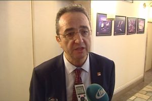 CHP'li B&uuml;lent Tezcan: "Halkın 'hayır' diyeceğine inanıyoruz"