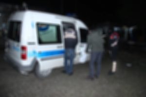 Otob&uuml;steki yolcuda dinamit lokumu bulundu