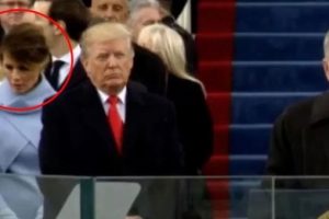 Melania Trump'ın yemin t&ouml;renindeki y&uuml;z ifadesi olay oldu
