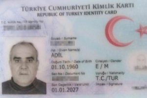 Adil &Ouml;ks&uuml;z, soyadını 'Cant&uuml;rk' olarak değiştirdi