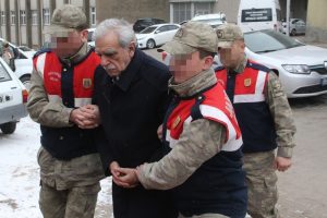 Ahmet T&uuml;rk, heyet raporu i&ccedil;in hastanede