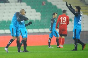 Bursaspor galibiyetle veda etti!