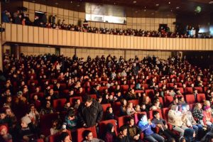 Bursa Yıldırımlı &ccedil;ocukların tiyatro keyfi s&uuml;r&uuml;yor