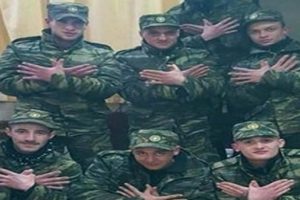 Yunan ordusunu karıştıran fotoğraf