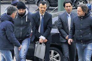 G&ouml;zler Yunanistan'da! 8 darbeci asker...