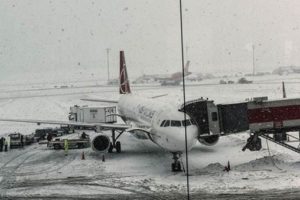 Atat&uuml;rk Havalimanı'nda kar alarmı