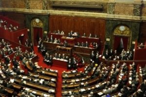 Fransa, milletvekillerin "yakın akraba danışmanlarını" tartışıyor