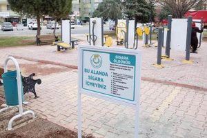 Parklarda sigara i&ccedil;meyin uyarısı