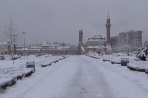 Sivas'ta 680 k&ouml;y yolu ulaşıma kapandı