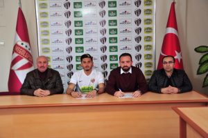 İneg&ouml;lspor'da forvete takviye