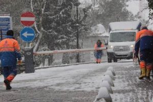Kar paniği İstanbul trafiğini rahatlattı