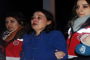 Bebeğini denize atan anne ve sevgilisine tutuklama talebi