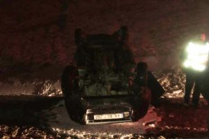 Otomobil takla atarak devrildi: 6 yaralı