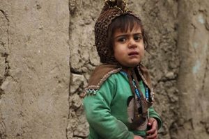 Afganistan'da 27 &ccedil;ocuk donarak &ouml;ld&uuml;