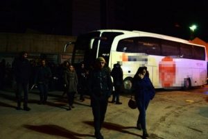 Freni boşalan otob&uuml;s&uuml; kilometreler sonra durdurdu
