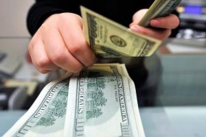 Doların ateşi y&uuml;kseldi! Sınıra &ccedil;ok yakın