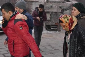 Uyuşturucudan g&ouml;zaltına alınan anne ve oğlu tutuklandı