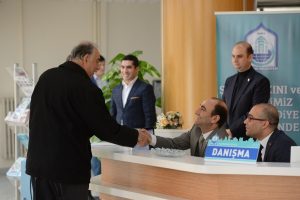 Bursa'da Başkan Edebali vatandaşı danışmada karşılıyor