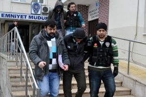 Bursa'da otomobilin yakıt deposundaki uyuşturucuyu "Alfa" buldu