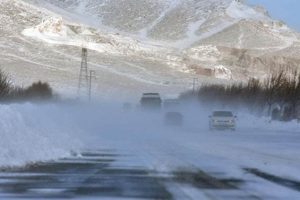 Konya'da tipi ve buzlanma kazalara yol a&ccedil;tı: 30 yaralı