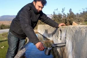 Bursa'daki bu &ccedil;eşmeden su i&ccedil;en şifa buluyor