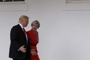 'Beyaz Saray'da b&uuml;y&uuml;k aşk: May ve Trump'
