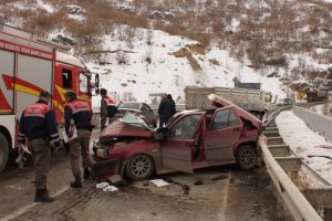 Ankara'da trafik kazası: 3 &ouml;l&uuml;, 3 yaralı