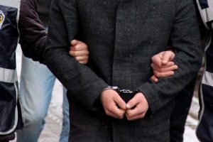 Muş'ta ter&ouml;r operasyonu: 8 g&ouml;zaltı