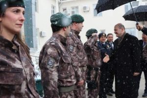 Bakan Soylu Batman'da &ouml;zel harekat&ccedil;ılarla kahvaltı yaptı