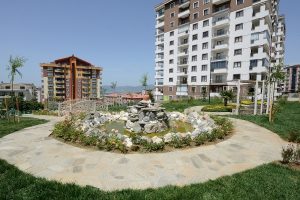 Bursa Yıldırım'ın &ccedil;ehresi parklarla değişiyor