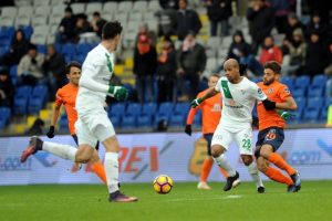 Bursaspor, Başakşehir deplasmanında son dakikada kaybetti