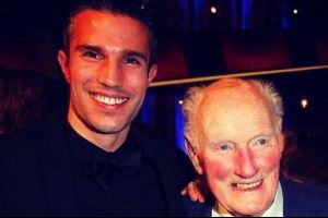 Robin van Persie'nin dedesi hayatını kaybetti
