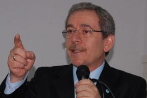 Abd&uuml;llatif Şener: Anayasa değişikliği paketi baştan sona ucube
