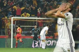 Fenerbah&ccedil;e, Kayserispor'a mağlup oldu