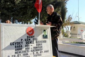Şehit babasından Mehmet&ccedil;ik Vakfı'na anlamlı bağış